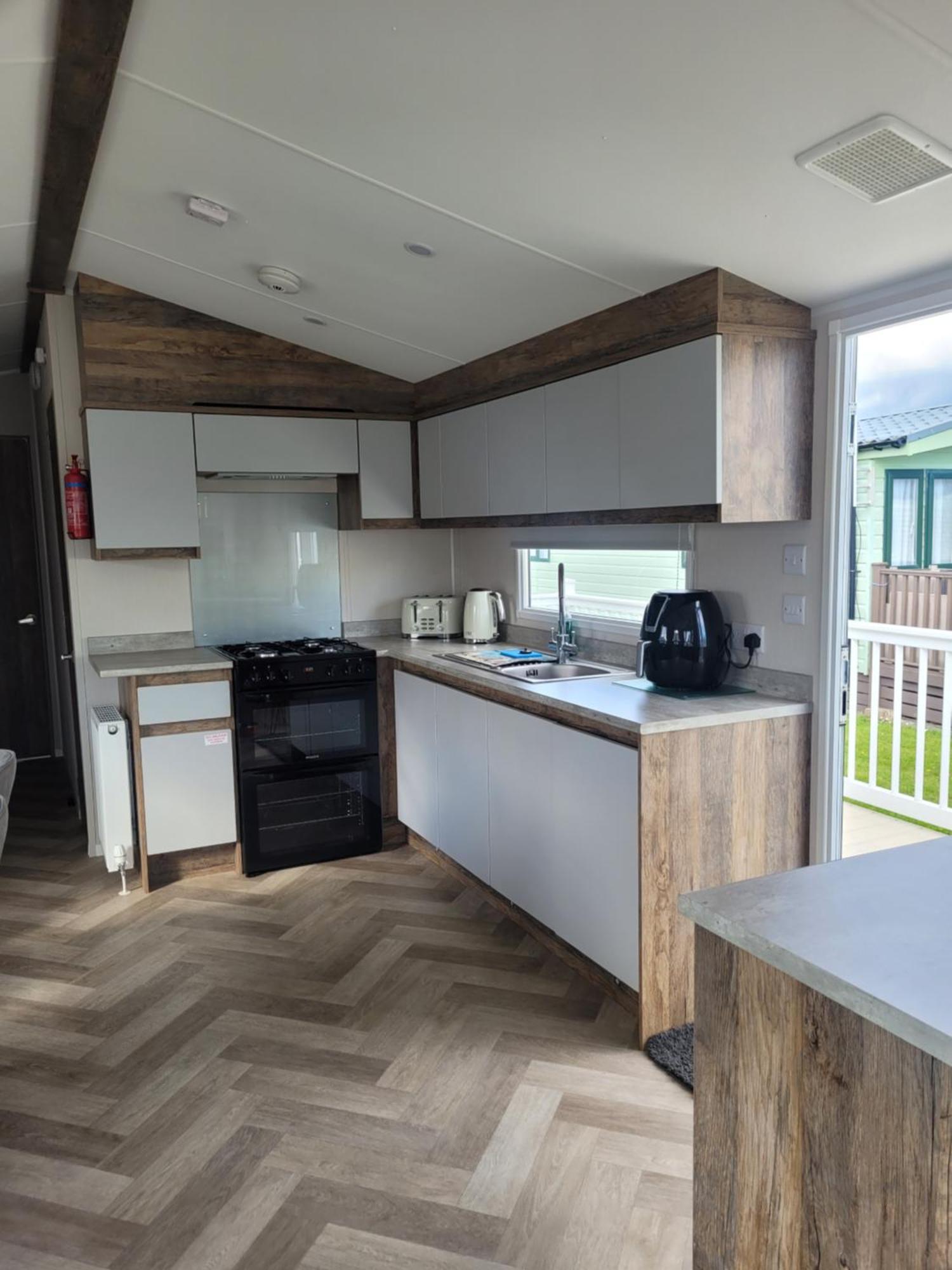 Q8 Ocean Edge Caravan Park Heysham Bagian luar foto